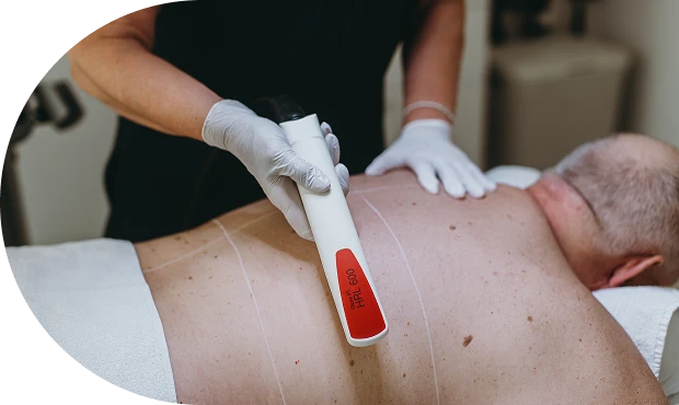 fazfae-ruecken-haarwuchs-am-ruecken-haeufig-hormonell-und-genetisch-bedingt